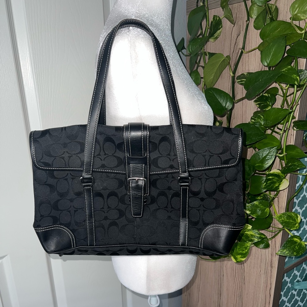 Coach purse. K3J - 6848 Black w/ 3 pockets